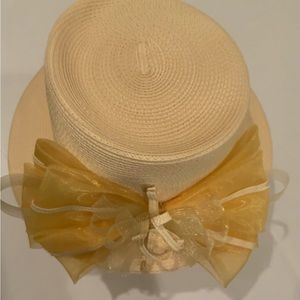 Giovanni’s straw hat